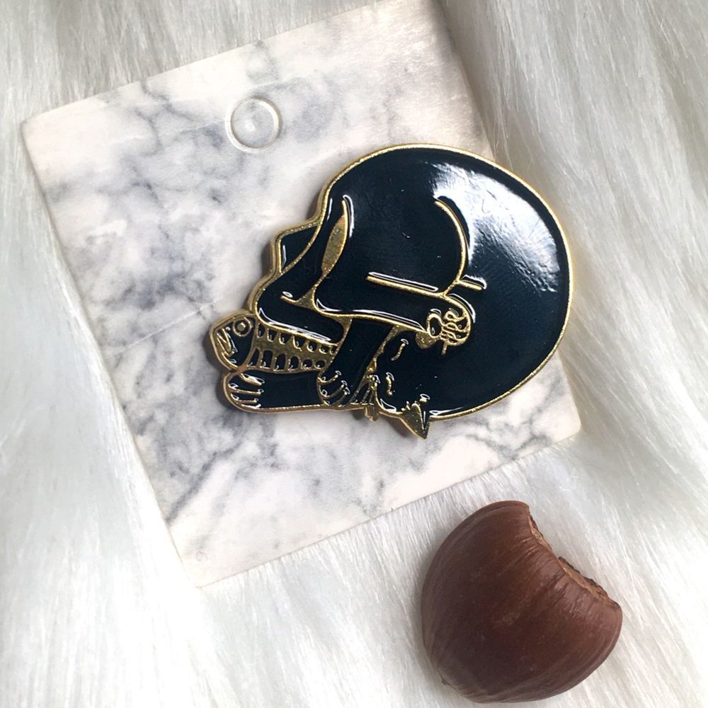 Black Gold Skull / Cat & Fishbone Brooch Pin